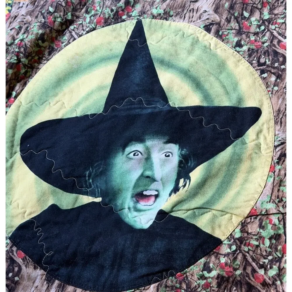 Handmade Wizard of Oz Throw Quilt EUC 63” x 60” REVERSIBLE 3727/20